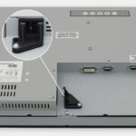 Monitores industriales de montaje en bastidor y pantallas táctiles resistentes según IP20 de 19”, vista de salida para cables de CA