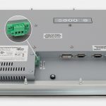 Monitores industriales de montaje en panel y pantallas táctiles resistentes de 17” según IP65/IP66, vista de salida para cables de CC
