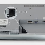 Monitores industriales de montaje en panel y pantallas táctiles resistentes de 19” según IP65/IP66, vista de salida para cables de CA
